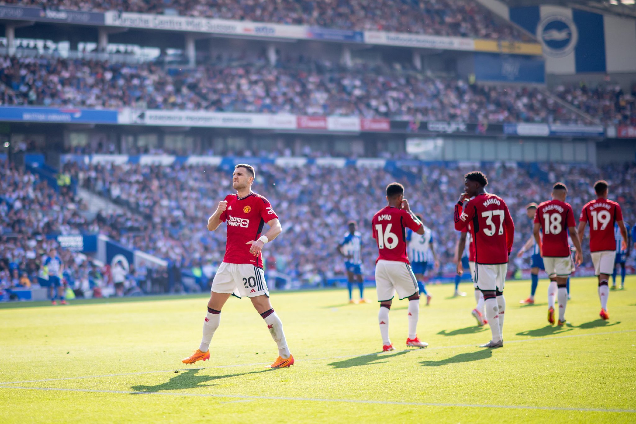 同样令人瞩 同样令人瞩